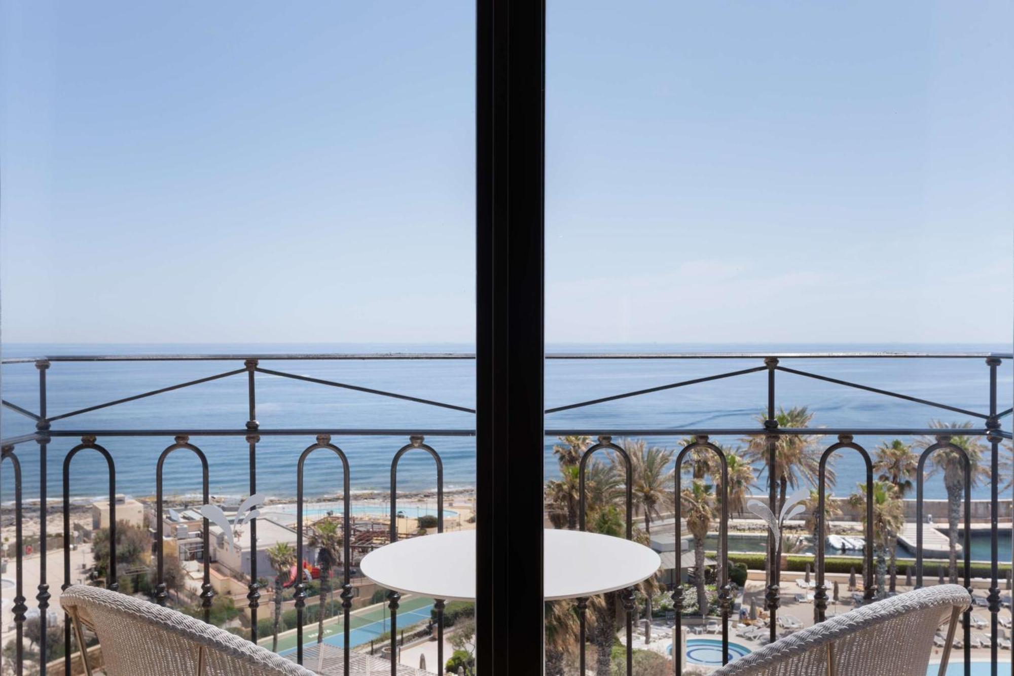 Hilton Malta Hotel Saint Julian's Bagian luar foto