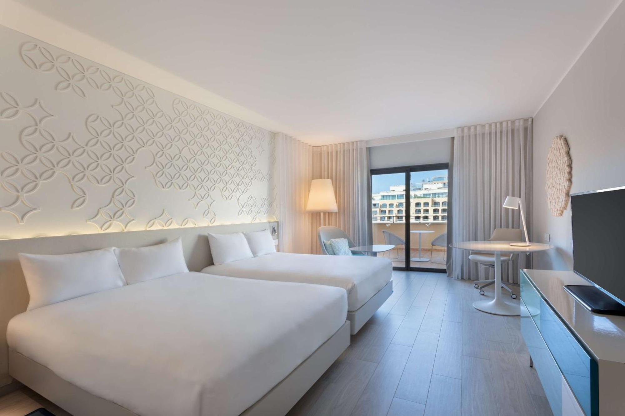 Hilton Malta Hotel Saint Julian's Bagian luar foto