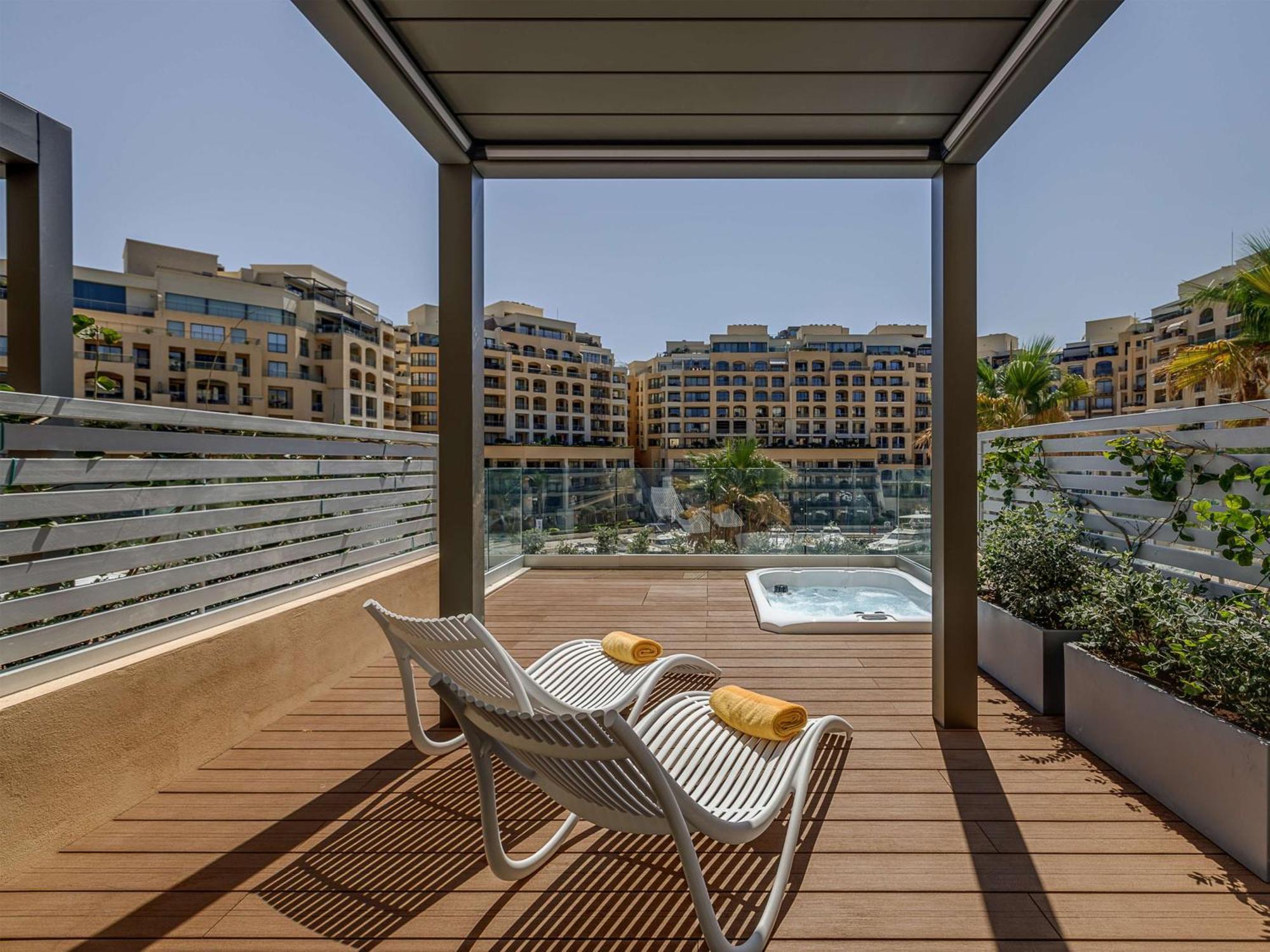 Hilton Malta Hotel Saint Julian's Bagian luar foto